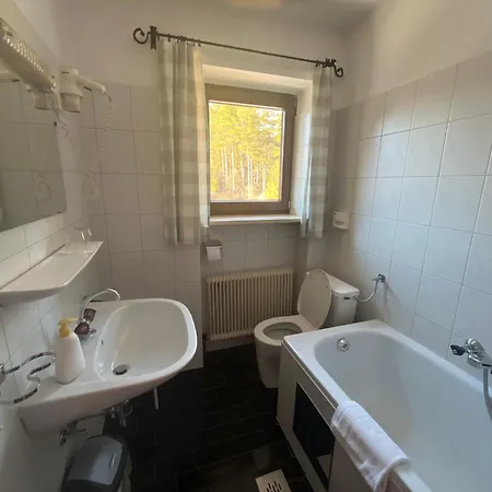 Alpina بيت ريفي *